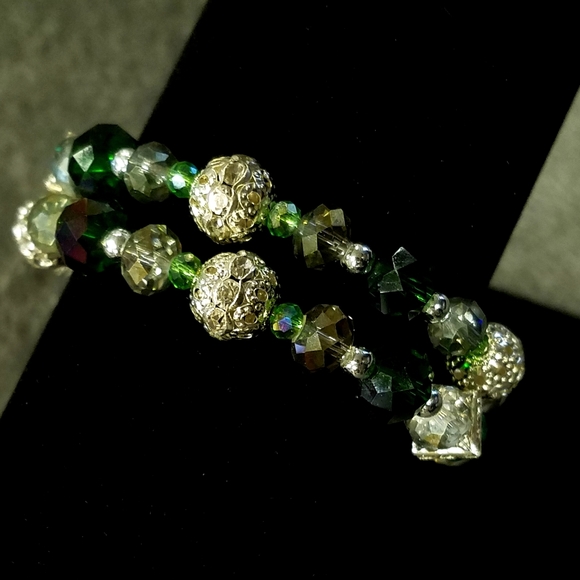 Handmade beaded bracelet - Picture 4 of 4